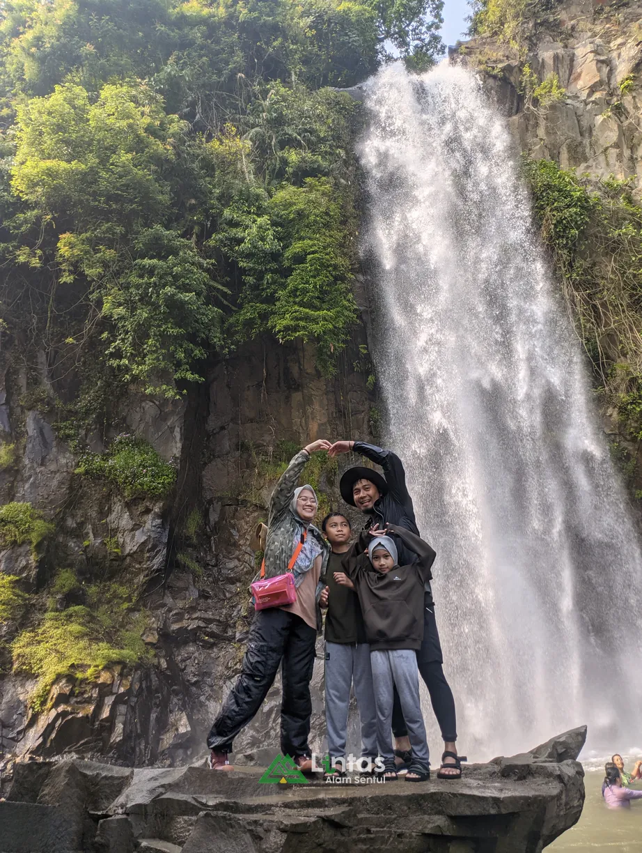 Trekking Curug Bidadari Sentul Bogor