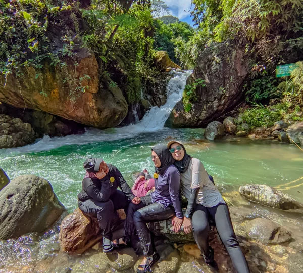 Trekking Curug Ciburial, Curug Kembar dan Curug Hordeng