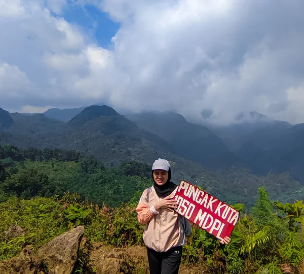 Trekking Puncak Kuta - Curug Mariuk (2)