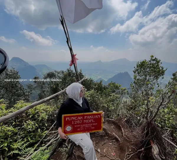 Gunung pakuan 1287Mdpl